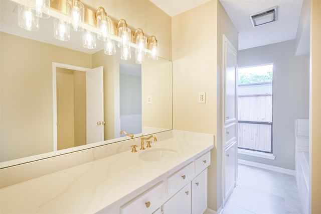 10727 Villa Lea Lane, Houston, TX 77071