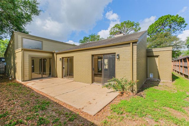 10727 Villa Lea Lane, Houston, TX 77071