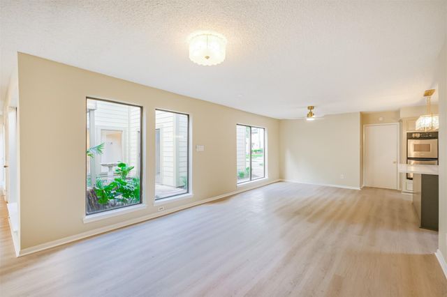 10727 Villa Lea Lane, Houston, TX 77071