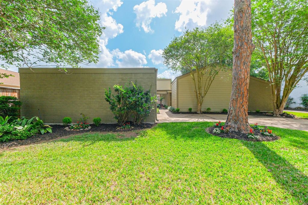 10727 Villa Lea Lane, Houston, TX 77071