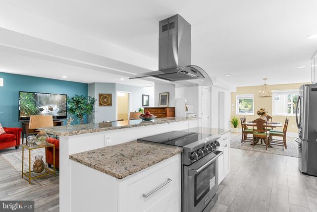 727 61ST AVE, Fairmount Heights, MD 20743
