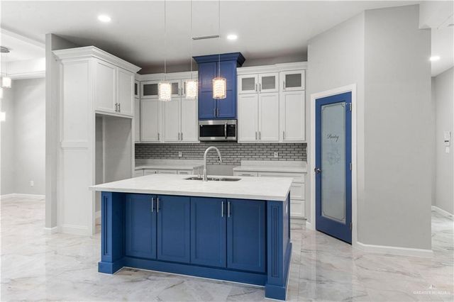 5201 N 42nd Street, Mcallen, TX 78504