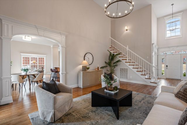 2003 Woodcliff Dr, Smyrna, TN 37167