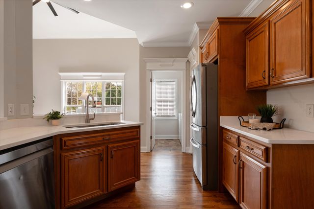 2003 Woodcliff Dr, Smyrna, TN 37167