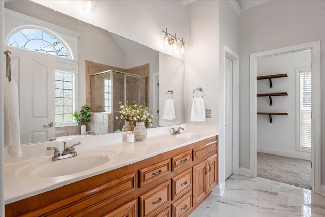 2003 Woodcliff Dr, Smyrna, TN 37167