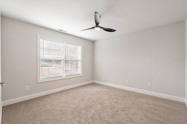 2003 Woodcliff Dr, Smyrna, TN 37167