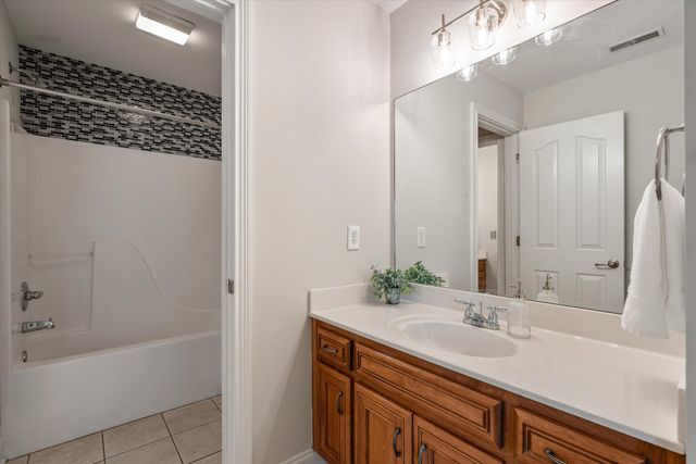 2003 Woodcliff Dr, Smyrna, TN 37167