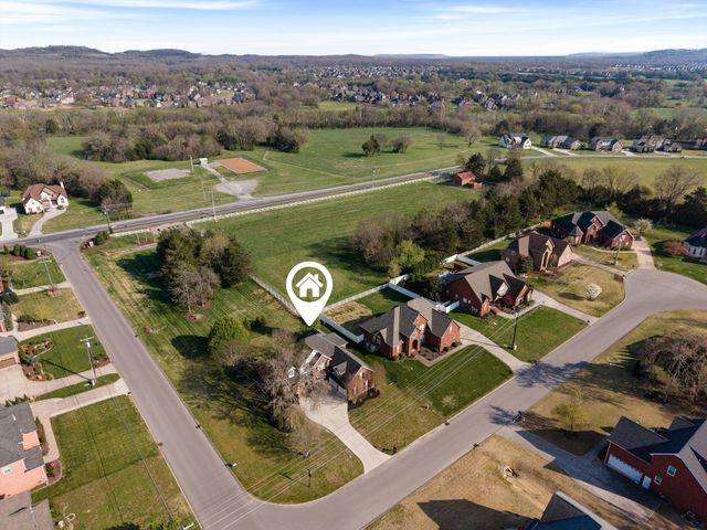 2003 Woodcliff Dr, Smyrna, TN 37167