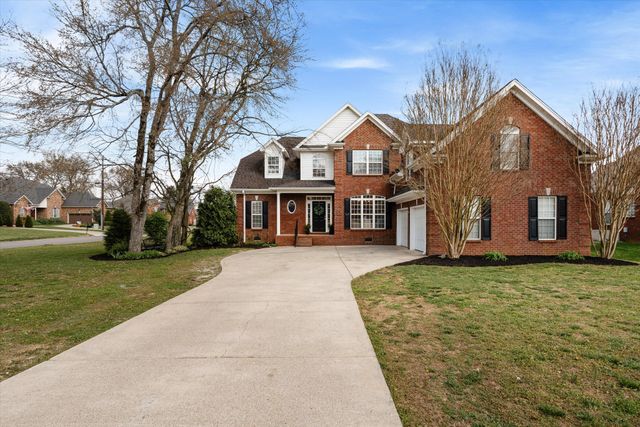 2003 Woodcliff Dr, Smyrna, TN 37167