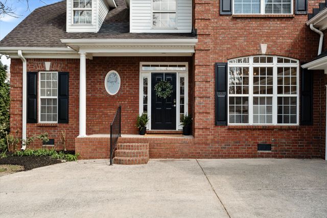 2003 Woodcliff Dr, Smyrna, TN 37167