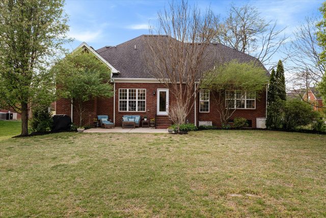 2003 Woodcliff Dr, Smyrna, TN 37167