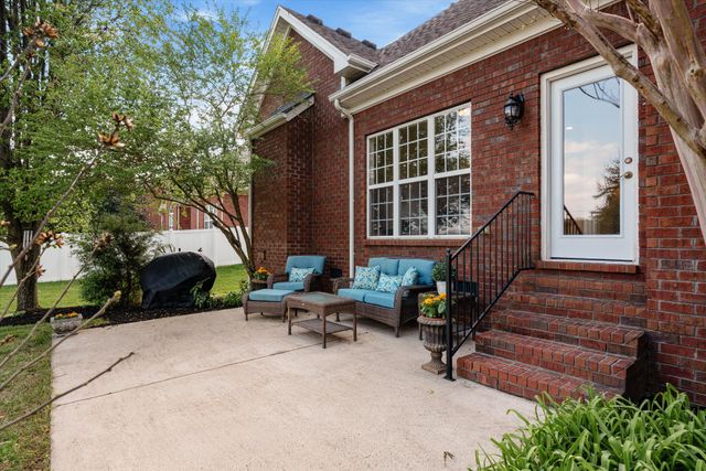 2003 Woodcliff Dr, Smyrna, TN 37167