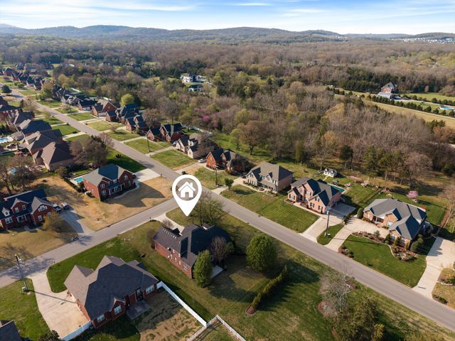 2003 Woodcliff Dr, Smyrna, TN 37167