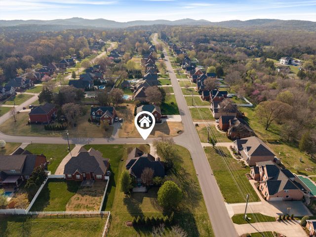 2003 Woodcliff Dr, Smyrna, TN 37167