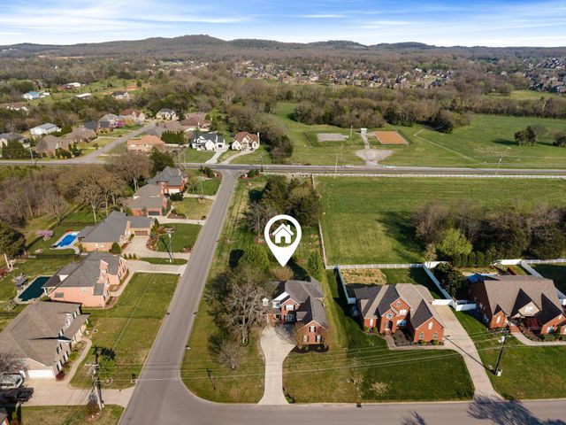 2003 Woodcliff Dr, Smyrna, TN 37167