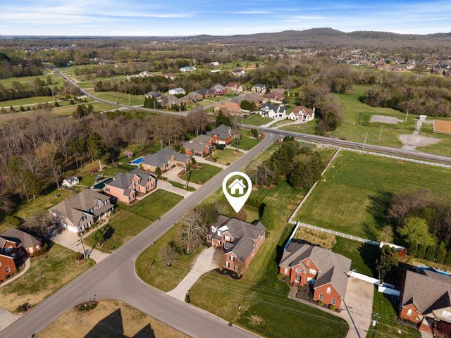 2003 Woodcliff Dr, Smyrna, TN 37167