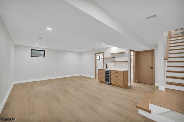 165 Passaic Ave, Summit City, NJ 07901