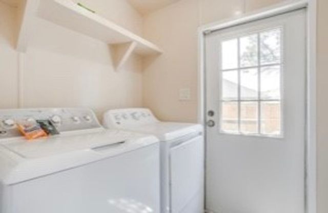 2605 Houston Court, Granbury, TX 76048