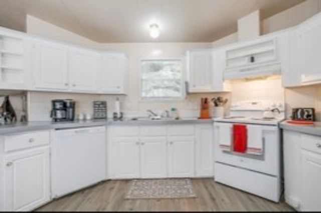 2605 Houston Court, Granbury, TX 76048