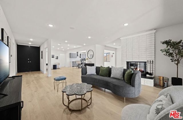 2617 S Beverly Drive, Los Angeles, CA 90034