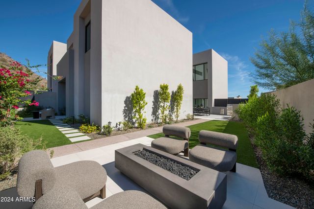 4942 N ASCENT Drive, Scottsdale, AZ 85251