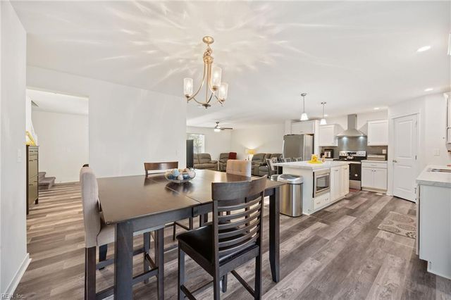322 Edgewood DR, Smithfield, VA 23430