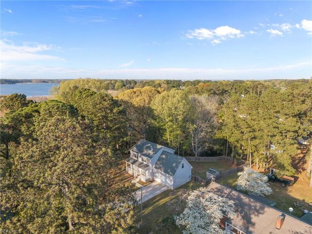 322 Edgewood DR, Smithfield, VA 23430