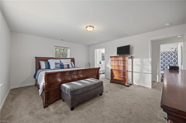 322 Edgewood DR, Smithfield, VA 23430