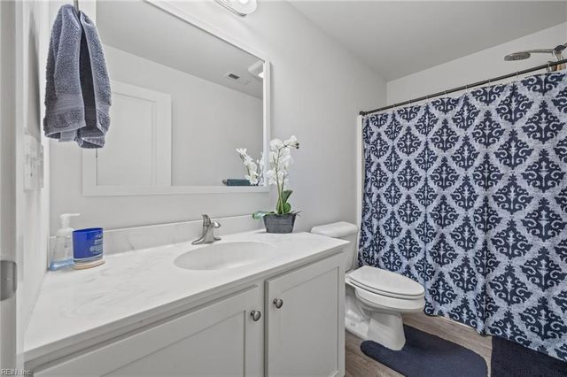 322 Edgewood DR, Smithfield, VA 23430