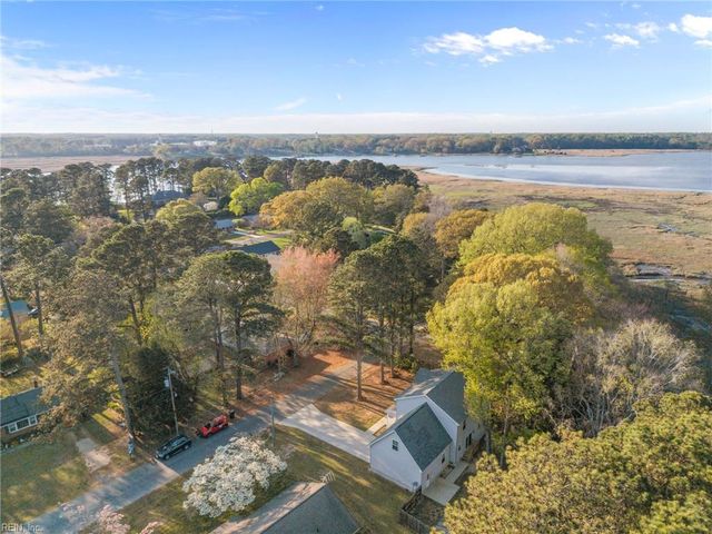 322 Edgewood DR, Smithfield, VA 23430