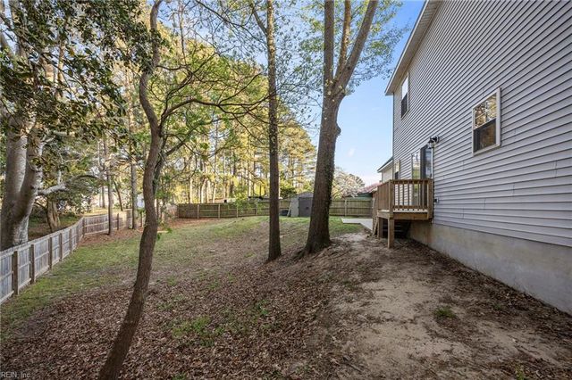 322 Edgewood DR, Smithfield, VA 23430