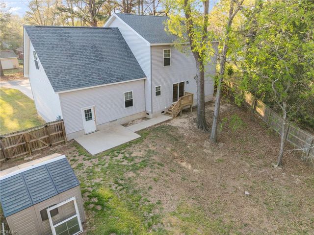 322 Edgewood DR, Smithfield, VA 23430