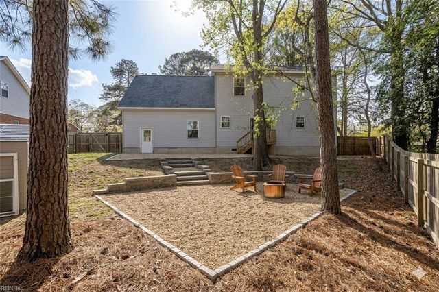 322 Edgewood DR, Smithfield, VA 23430