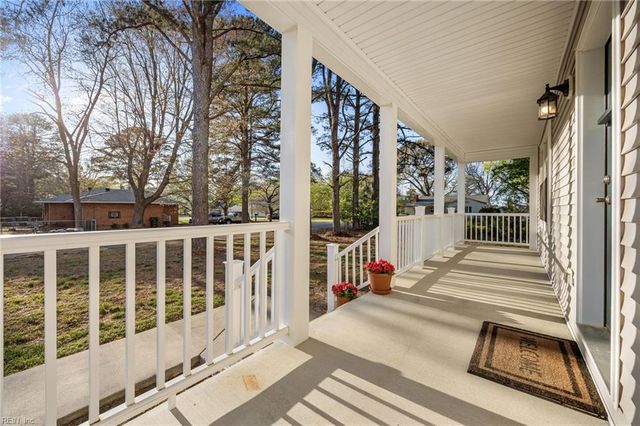 322 Edgewood DR, Smithfield, VA 23430