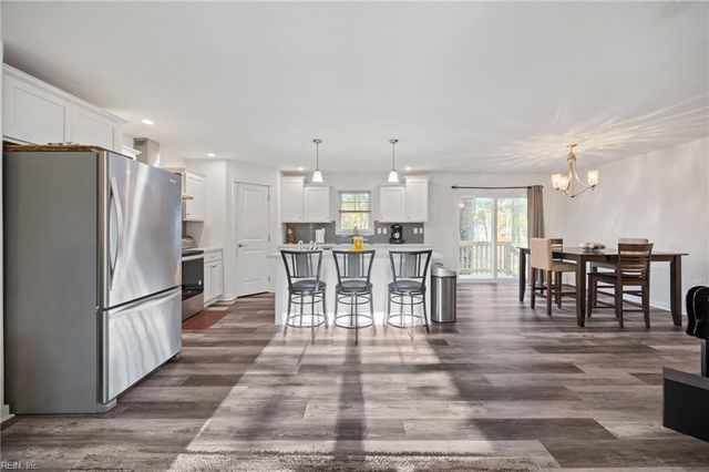 322 Edgewood DR, Smithfield, VA 23430