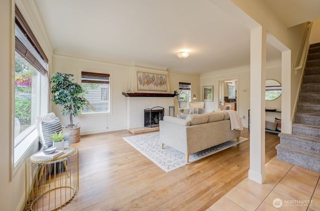 2623 39th Avenue SW, Seattle, WA 98116