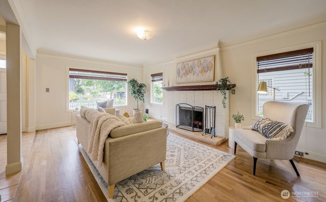 2623 39th Avenue SW, Seattle, WA 98116
