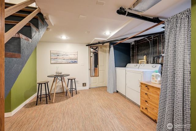2623 39th Avenue SW, Seattle, WA 98116