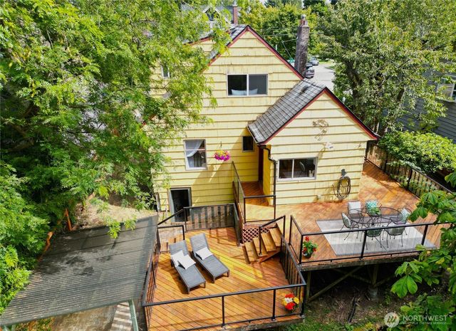 2623 39th Avenue SW, Seattle, WA 98116