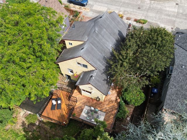 2623 39th Avenue SW, Seattle, WA 98116
