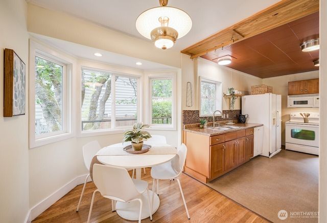 2623 39th Avenue SW, Seattle, WA 98116