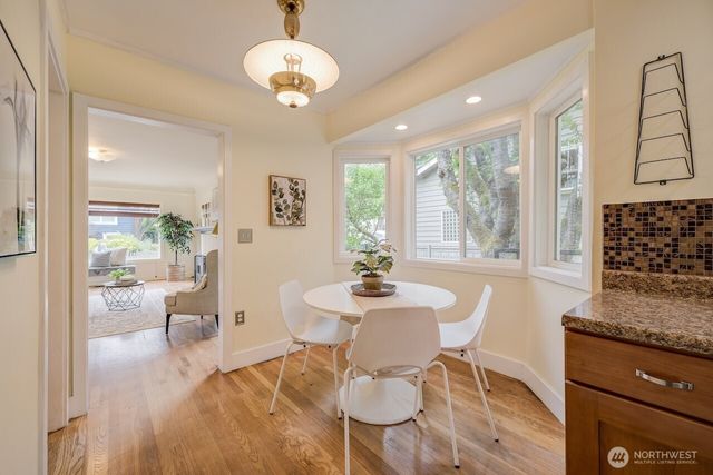 2623 39th Avenue SW, Seattle, WA 98116