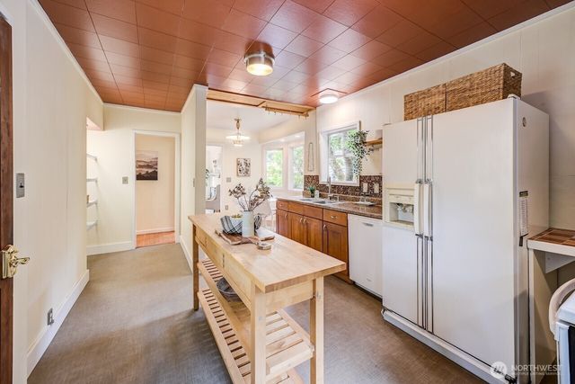 2623 39th Avenue SW, Seattle, WA 98116