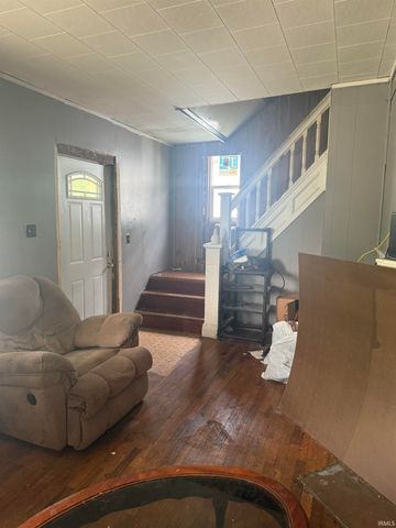 607 S Jefferson Street, Hartford City, IN 47348