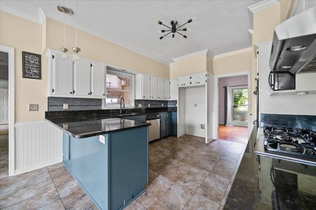 9032 SUMMER GROVE CV, Memphis, TN 38018