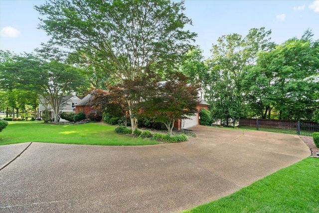 9032 SUMMER GROVE CV, Memphis, TN 38018