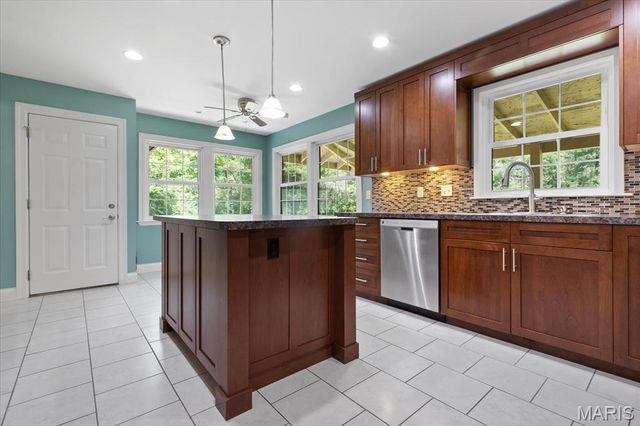44 Wilderness Lane, Defiance, MO 63341