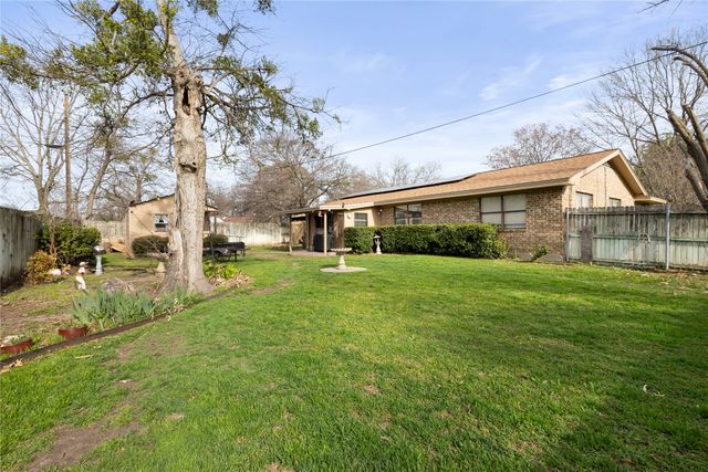 647 W Travis Street, Dublin, TX 76446