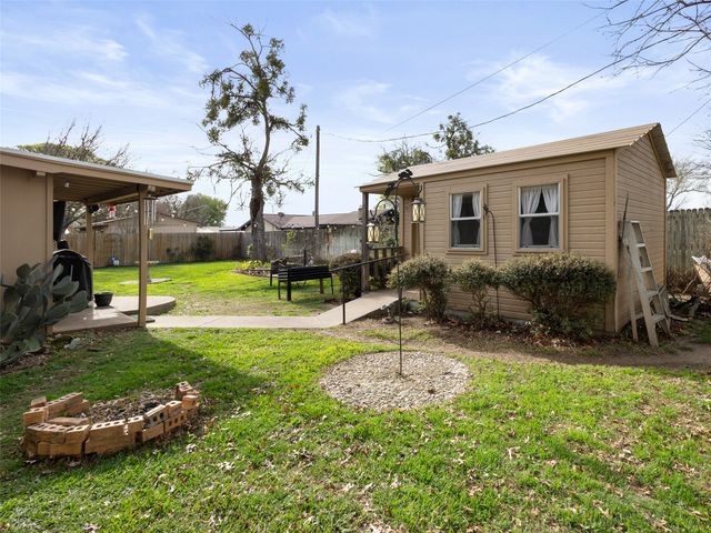 647 W Travis Street, Dublin, TX 76446