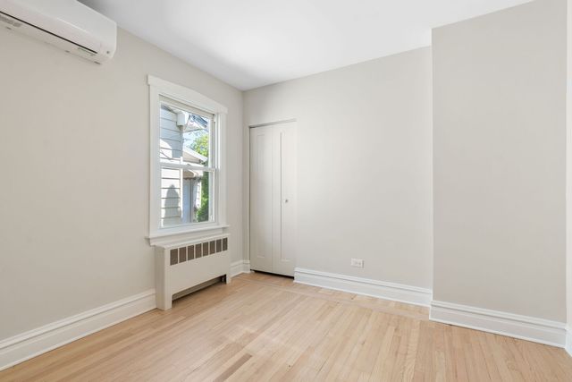 5747 N Melvina Avenue, Chicago, IL 60646
